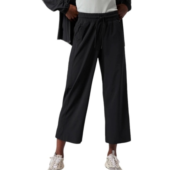 Athleta Black Avenue Wide Leg Cropped Pants Athleisure Travel Lounge - Picture 2 of 11